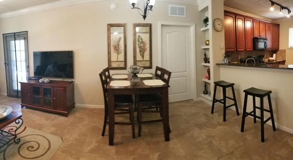 3 Bedrooms Condo Rental in Davenport, Florida
