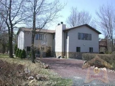 7 Bedrooms House Rental in Towamensing, Pennsylvania