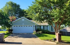 Just Remodeled! Great Neighborhood & Close to NEA Hospital & College Campus