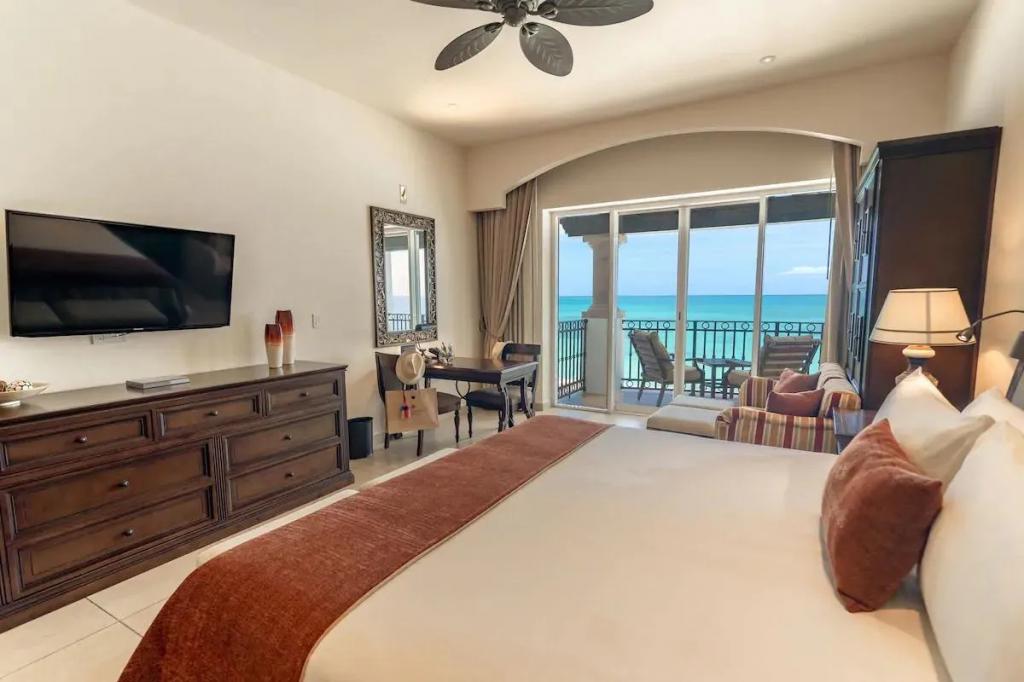 1 Bedroom Beachfront Condo Rental in Puerto Morelos, Quintana Roo