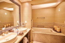 Grand Residences Riviera Cancun!! Junior Suite Beachfront !!