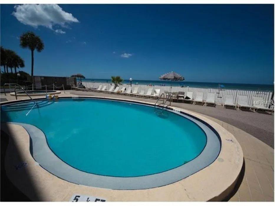 3 Bedrooms Beachfront, Condo Rental in Indian Shores, Florida Hot Tub