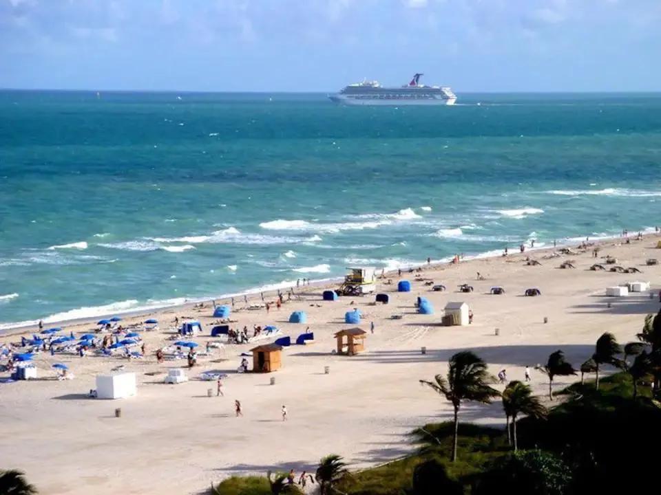 1 Bedroom Beachfront Studio Rental in Miami Beach, Florida