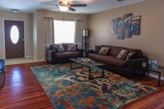 *Your serene escape* Modern, cozy, and close to the beach.
