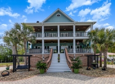 Spectacular Wonderful Home Situated Directly on the Intracoastal Waterway