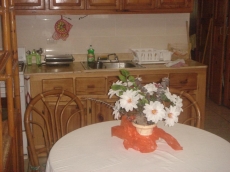 Dre Broeders rent apartment