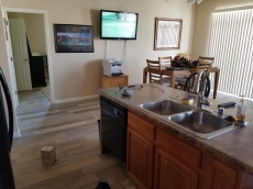 DISCOUNTED RATES SEP - DEC!!!!! QUIET, Central location .Swimming Pool outside