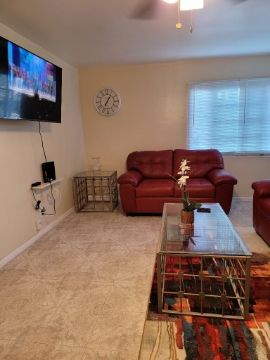 2 Bedrooms Cottage Rental in Los Angeles, California