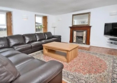 6 Bedrooms Farmhouse Lower Treleddyn