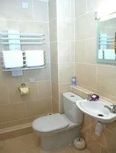 2 Bedrooms Apartment Garden Apartment