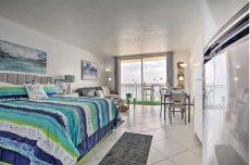 2 Insta-Worthy-Prestigious ocean view studio,on the beach. Sought after balcony.