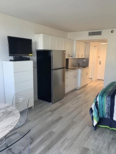 3 Instaworthy-Prestigious Sunny Isles Beach. Rich in direct beach access