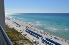 Luxurious Condo, Ocean Front Living & Master Bedroom, Great Amenities On-site