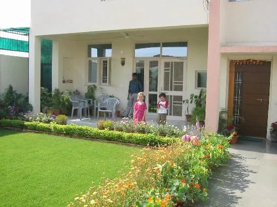 5 Bedrooms Villa Rental in Agra, India
