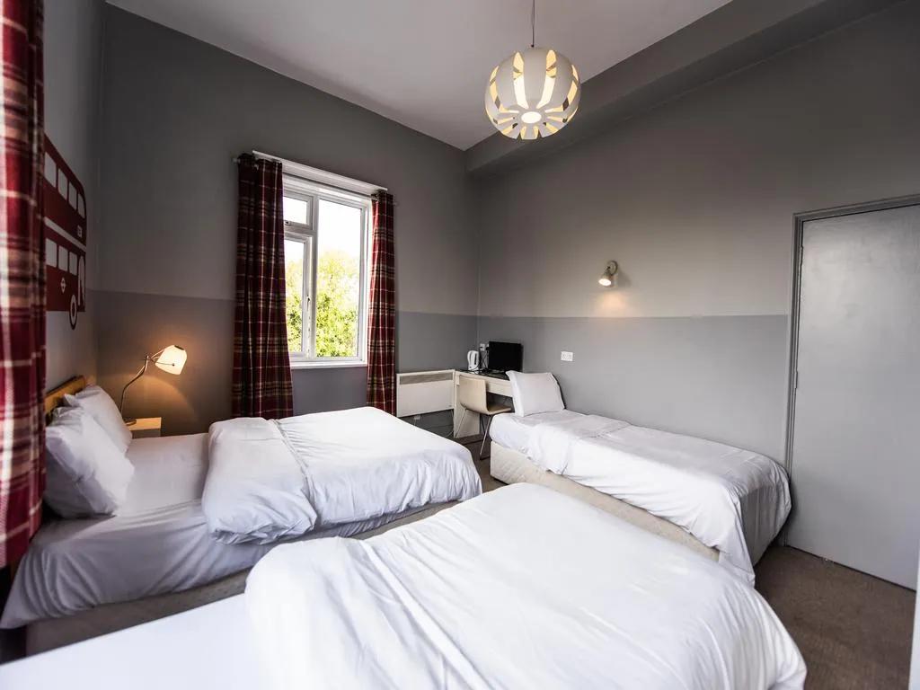 5 Bedrooms Cottage Rental in Henley on Thames, United Kingdom