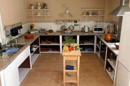 4 Bedrooms Villa Rental in Seville, Spain