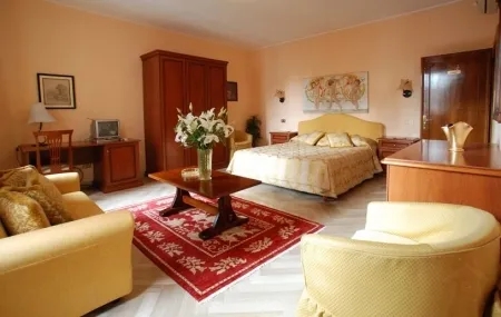5 Bedrooms Apartment Rental in San Marco, Italy