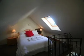 2 Bedrooms Cottage Rental in Brodick, United Kingdom