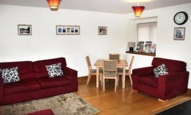 2 Bedrooms Cottage Rental in Llangollen, United Kingdom