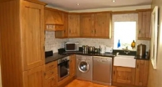 2 Bedrooms Condo 2 BR