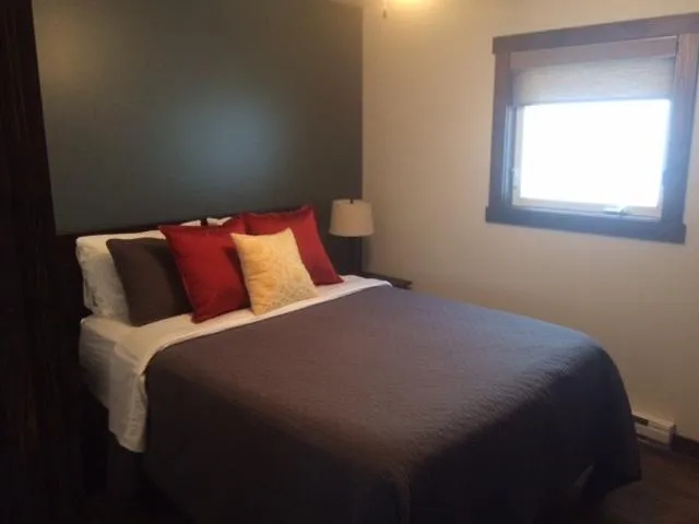 2 Bedrooms Cottage rental in Twillingate, Newfoundland and Labrador. 2 Bedrooms Cottage Cricket Field
