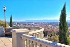 3 Bedrooms Condo 3 Beds-3.5