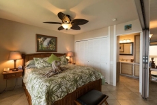OCEANFRONT TWO BEDROOM CONDO with NEW A/C! Cal King Beds in Both Bedrooms!