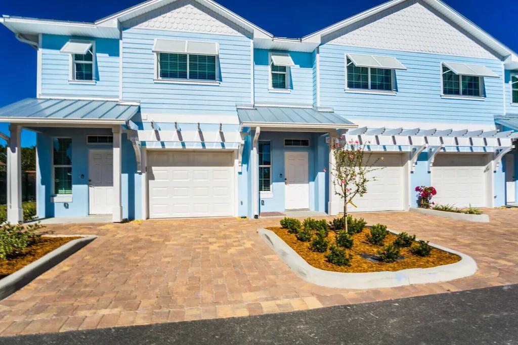 3 Bedrooms Townhome Rental in Cocoa Beach, Florida