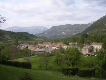 2 Bedrooms Cottage Rental in Poyols, France