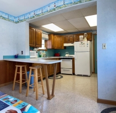 Classic 2-bedroom 5-minute to Beach and Bay