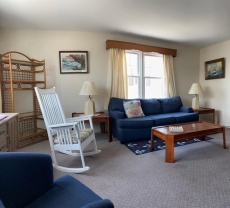 Classic 2-bedroom 5-minute to Beach and Bay