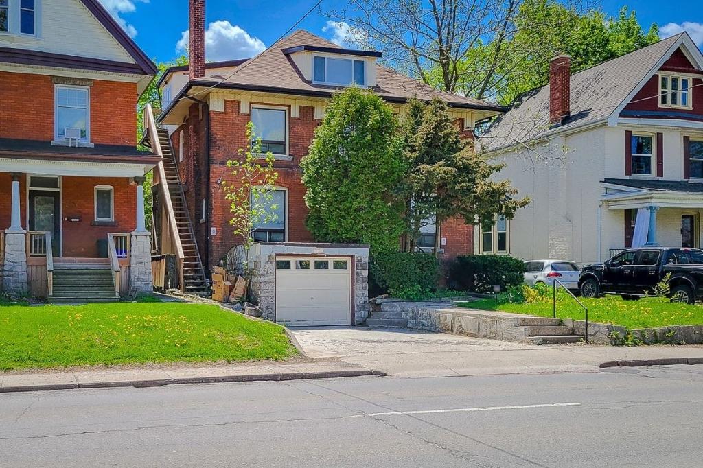 2 Bedrooms Apartment Rental in Hamilton, Ontario BUDA APT Lovely 2