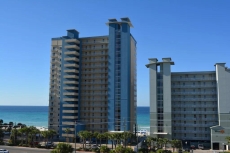 Ocean Front Luxurious Condo, 1,500ft with 3 bedrooms, Master on the Gulf