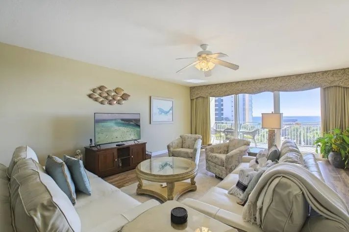 5 Bedrooms Oceanfront Condo Rental in Destin, Florida