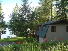 Cabin Just Steps from the Water!