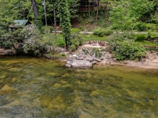 Pick's Riverside Retreat