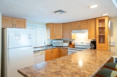 Island paradise is awaiting your arrival in this Sunset Cove Oceanview unit!