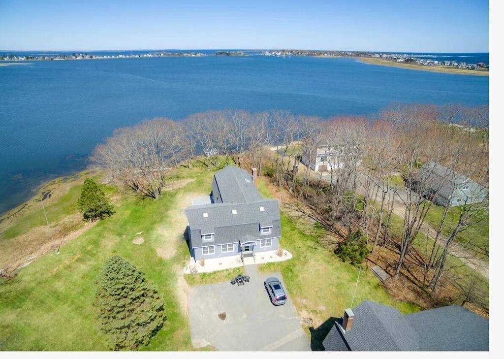 5 Bedrooms Oceanfront House Rental in Biddeford, Maine