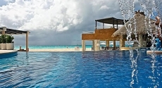 Condo beachfront pool
