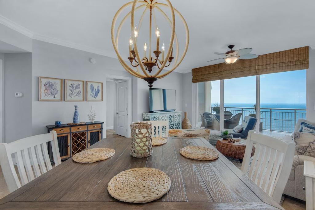 2 Bedrooms Beachfront Condo Rental in Perdido Key, Florida