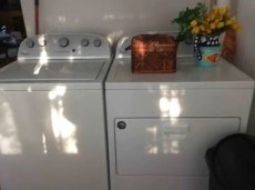 New Private detached Apt w/ all your needs!