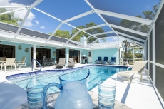 **Families & Lg Groups**| Heated Saltwater Pool | 25-35 Min to Beach  
