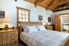 Homestead Cottages - Stagecoach Cottage