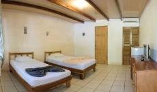 2 SINGLE BEDS SAMPLE ROOM