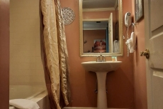 Signal Mountain Room w/River Views at Main Villa