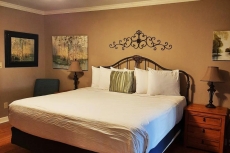 Elder Mountain Room with Farm Views at Main Villa