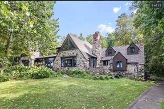 5 BR Beachfront House Rental in Nevis, Minnesota