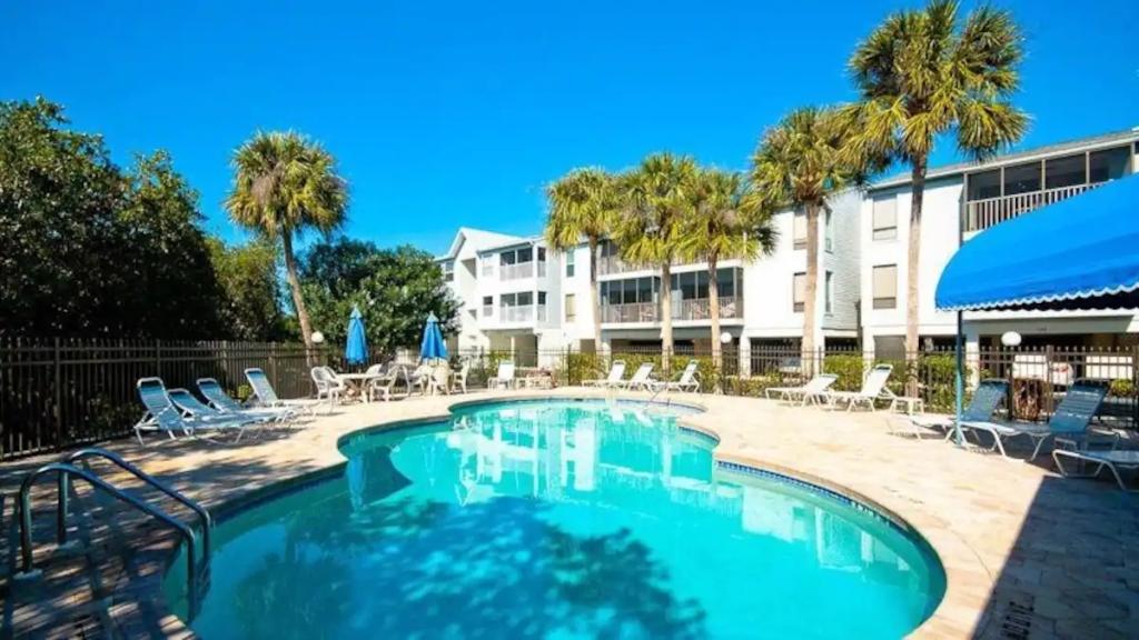 2 Bedrooms Apartment Rental in Holmes Beach, Florida