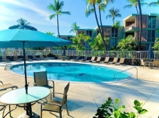 Enjoy the sunset OCEAN FRONT 1BR Apt-Pool on-site!