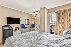 Picturesque Hotel Rm w Private Balcony in Waikiki!